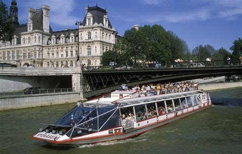 bateaux mouches website.